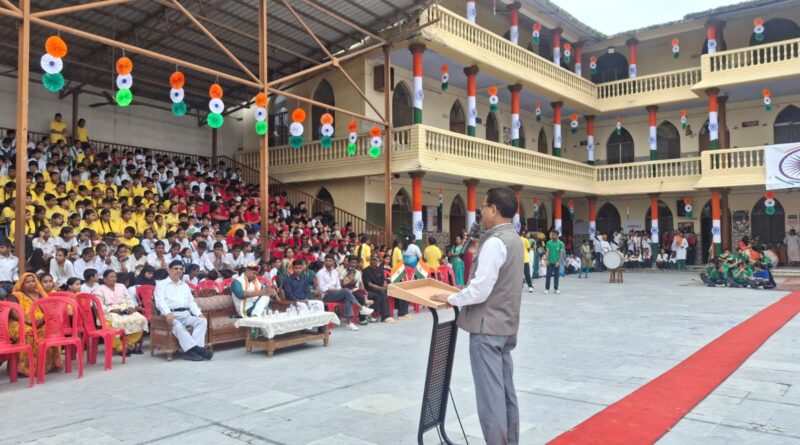 80वां स्वतंत्रता दिवस: सूर्यकांत धस्माना ने ध्वजारोहण कर युवा पीढ़ी को समर्पित किया आजादी का पर्व