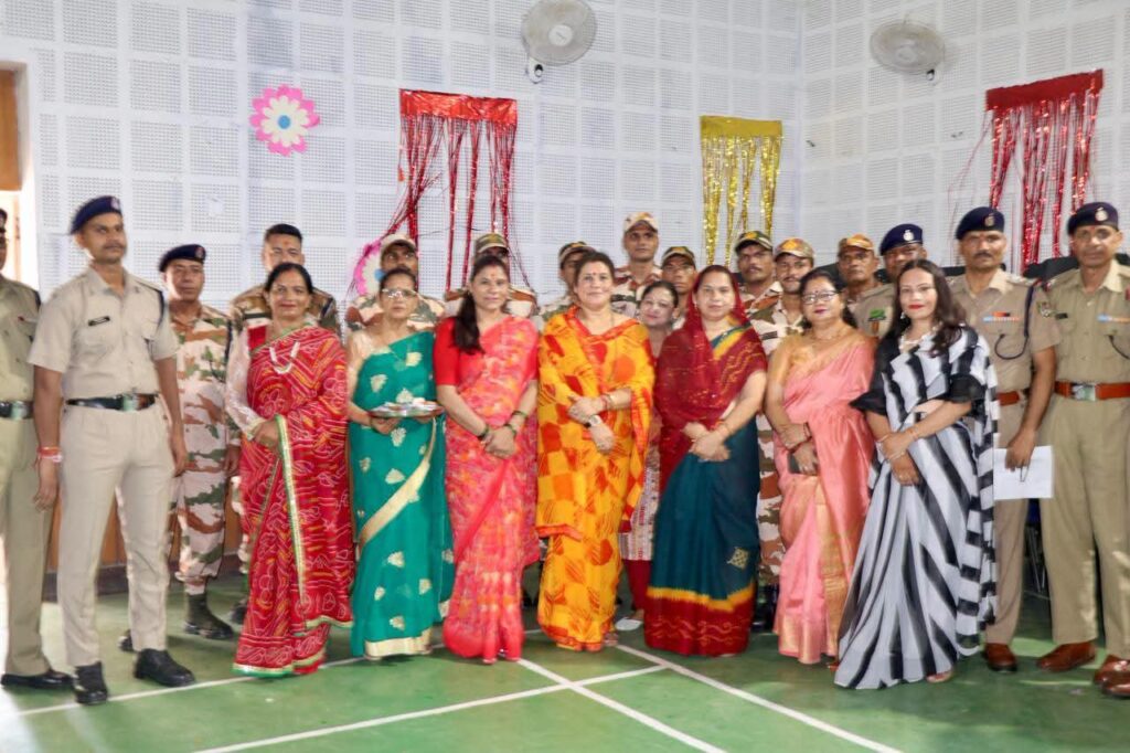 सीमा द्वार पर गूंजा बहनों का स्नेह, वीर जवानों की कलाई पर सजी राखी