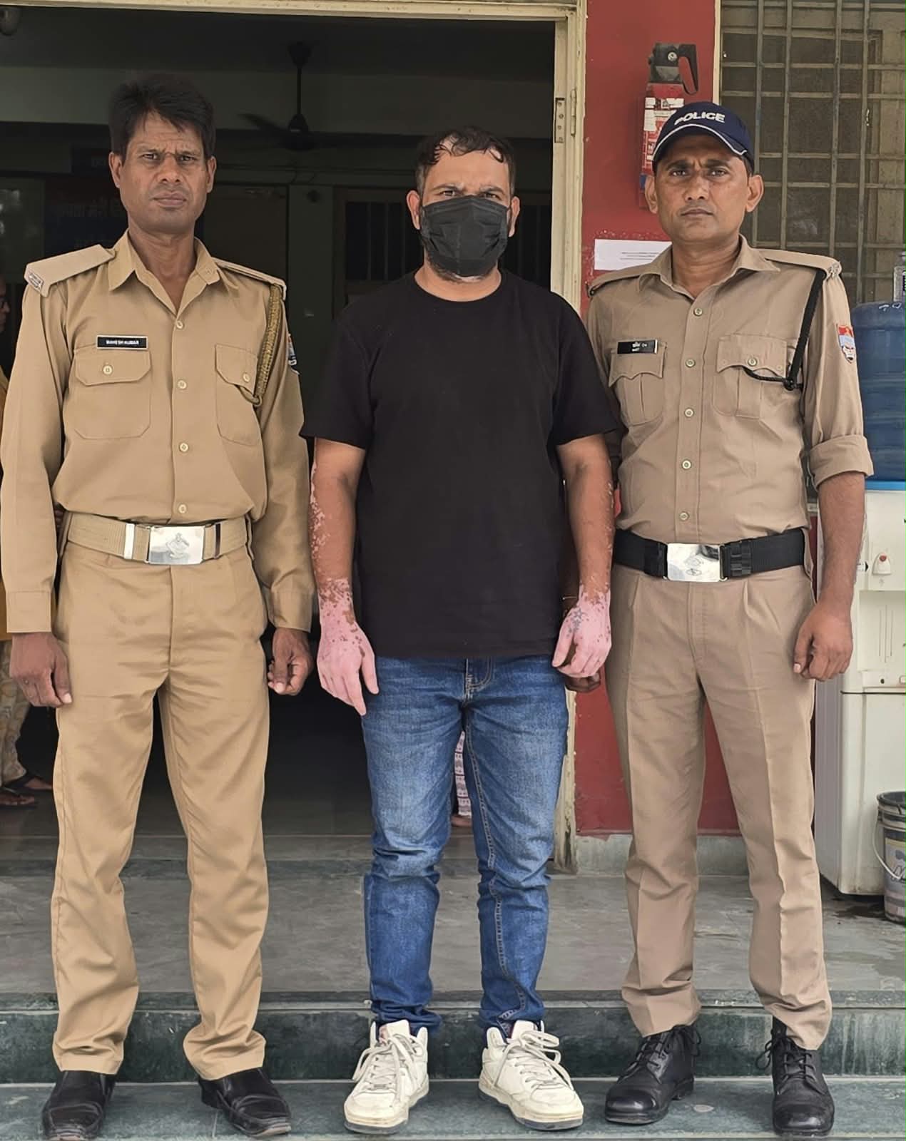 सेलाकुई में 15 लाख की कथित हेराफेरी का आरोपी अकाउंटेंट गिरफ्तार, फर्म का भुगतान निजी खाते में डालने का आरोप
