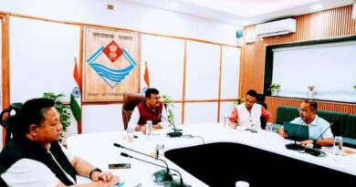 मुख्य सचिव आनंद बर्द्धन ने लंबित मामलों के त्वरित निस्तारण के दिए निर्देश, अनुपस्थित चिकित्सकों पर होगी कार्रवाई