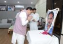 मुख्यमंत्री धामी ने मनोज तिवारी के बड़े भाई स्व. साधु शरण तिवारी को दी श्रद्धांजलि