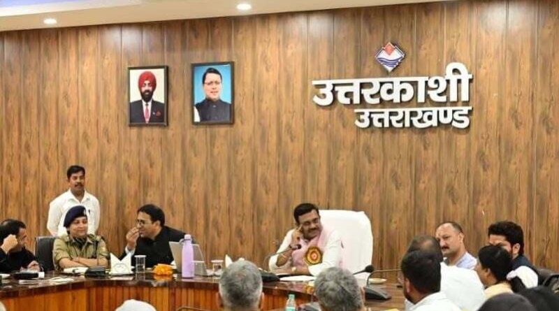 उत्तरकाशी में मुख्य सचिव आनंद बर्द्धन ने विकास योजनाओं की समीक्षा की, 15 अक्टूबर तक सड़कें गड्ढामुक्त करने के निर्देश