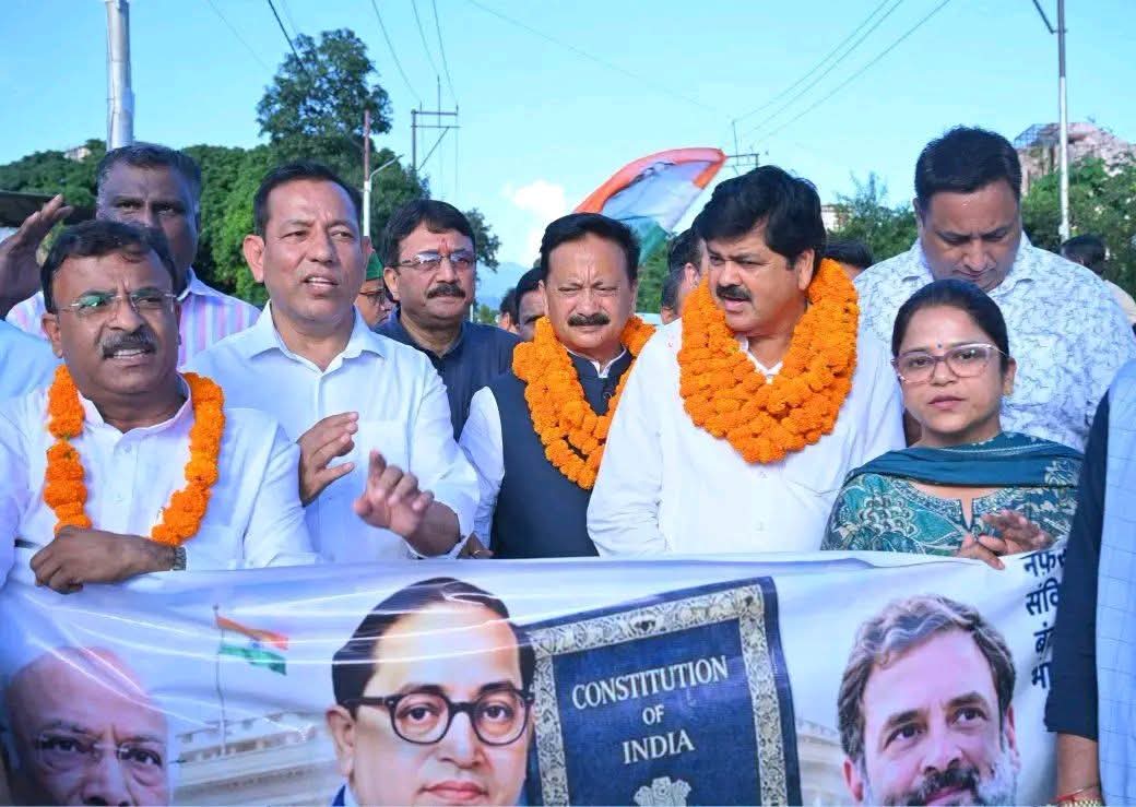 कौलागढ़ में कांग्रेस की ‘संविधान बचाओ यात्रा’, सैकड़ों कार्यकर्ता हुए शामिल