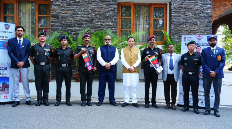उत्तराखंड के पर्वतारोहियों की बड़ी उपलब्धि, CM धामी ने किया फ्लैग-इन