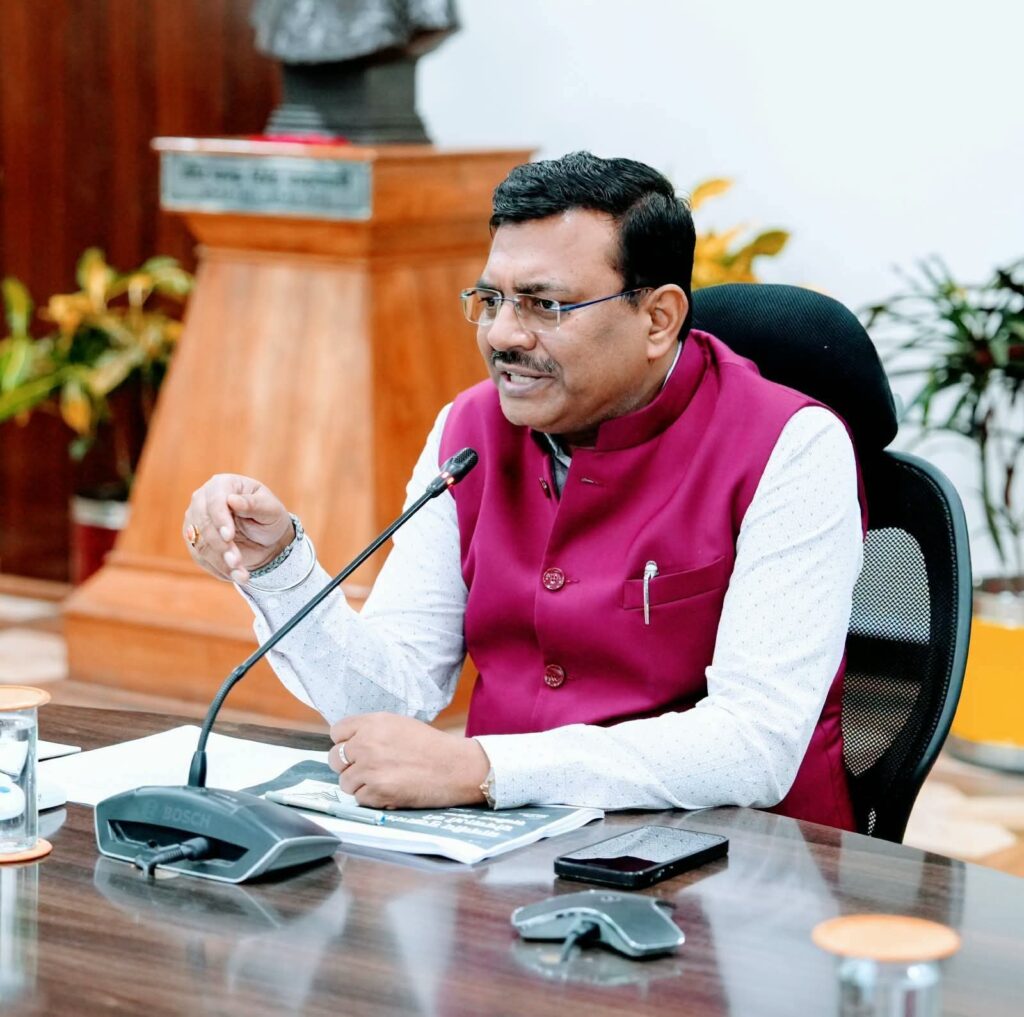 मुख्यमंत्री घोषणाओं पर मुख्य सचिव सख्त, 303 लंबित घोषणाओं के जल्द निस्तारण के निर्देश