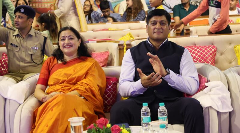 पुलिस लाइन में गूंजे कान्हा के जयकारे, लोक संस्कृति के रंग में सजा जन्माष्टमी महोत्सव