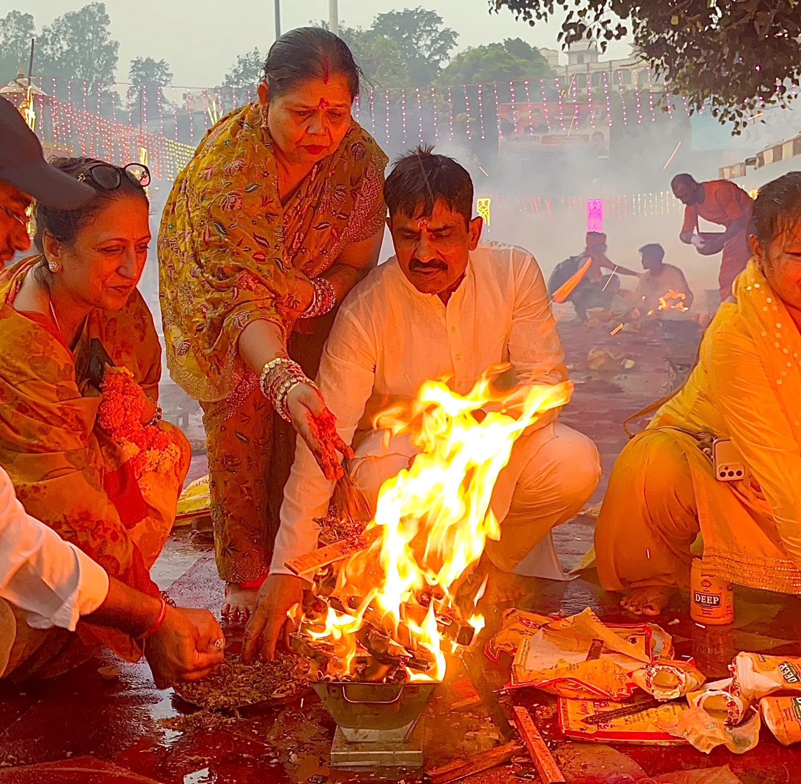 विश्वकर्मा पूजन दिवस एवं प्रधानमंत्री श्री नरेन्द्र मोदी जी के जन्मदिवस पर त्रिवेणी घाट में 1008 कुंडी महायज्ञ का भव्य आयोजन
