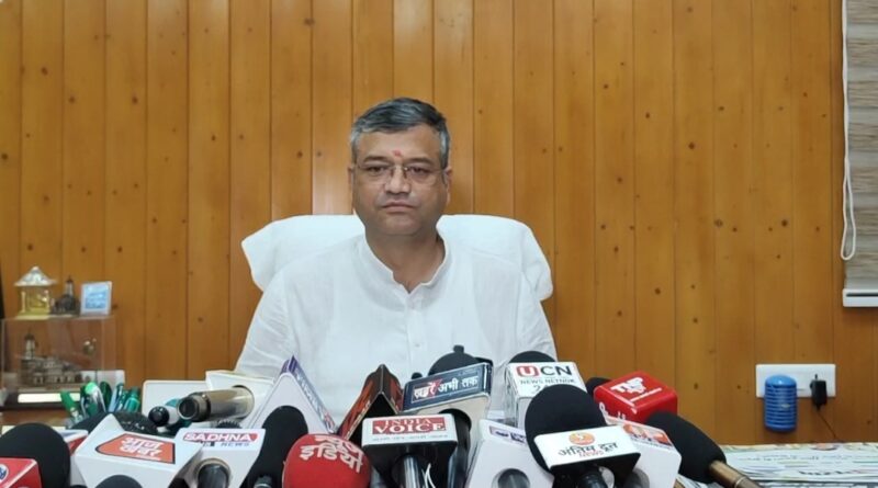 SIR को लेकर सियासत गरम, कांग्रेस के सवालों पर मेयर सौरभ थपलियाल का पलटवार