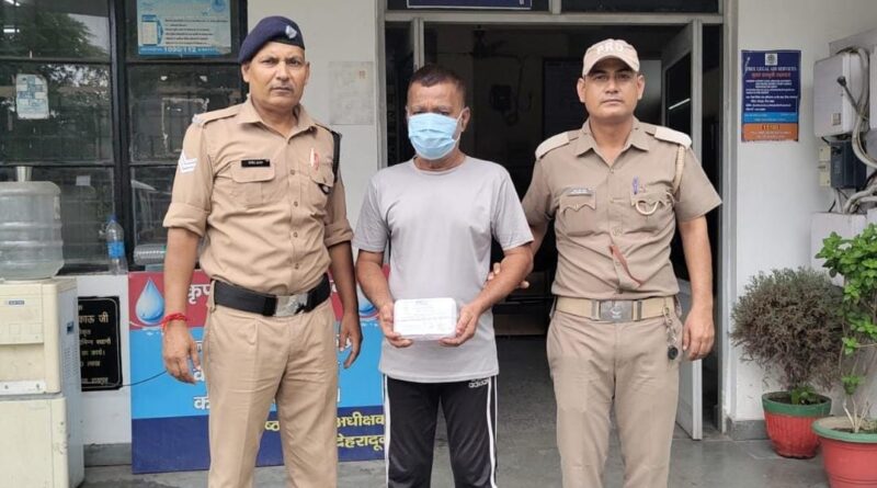 देहरादून पुलिस का नशा तस्करों पर बड़ा प्रहार, 2 लाख की स्मैक के साथ तस्कर गिरफ्तार