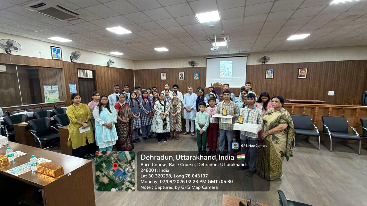 नगर निगम देहरादून ने मनाया स्वच्छ वायु दिवस, विद्यार्थियों को किया सम्मानित