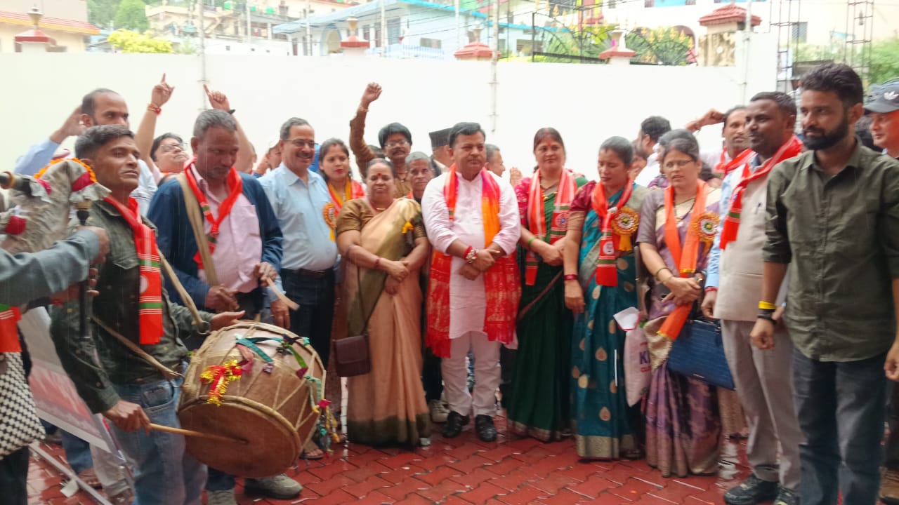 रुद्रप्रयाग में भाजपा एससी मोर्चा का धरना, कांग्रेस पर समाज को भ्रमित करने का आरोप