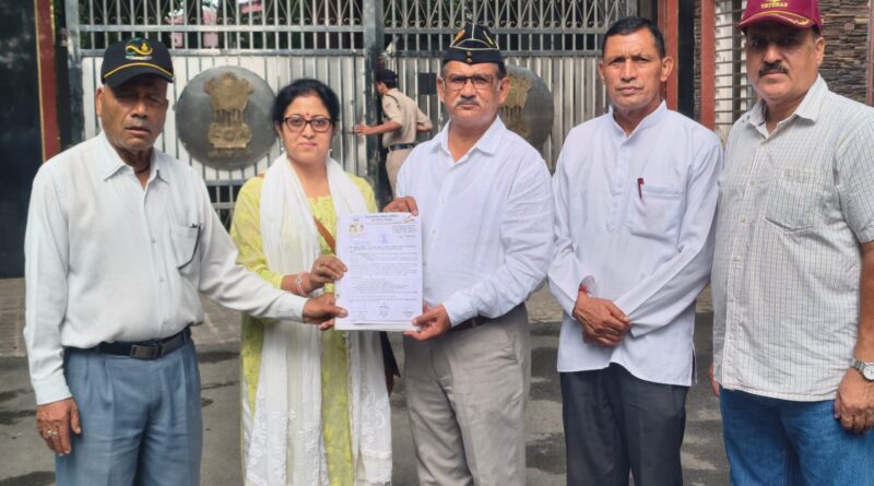 सैन्यधाम के कथित भ्रष्टाचार और मंत्री गणेश जोशी के बयान पर कांग्रेस ने राज्यपाल से मांगा समय