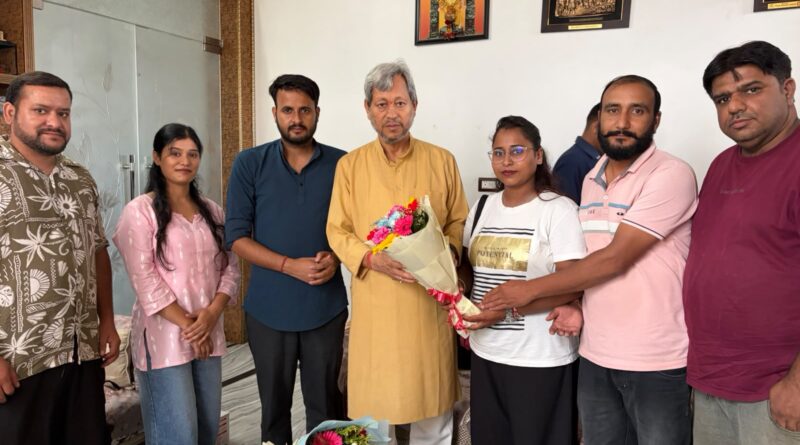 नर्सिंग भर्ती प्रक्रिया को लेकर तीरथ सिंह रावत से मिले नर्सिंग एकता मंच के पदाधिकारी