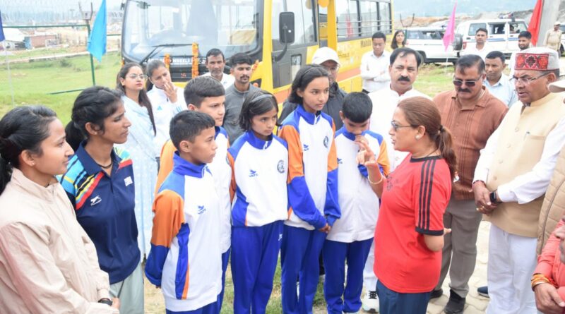 खेल मंत्री रेखा आर्या ने लोहाघाट महिला स्पोर्ट्स कॉलेज और स्टेडियम का किया निरीक्षण, व्यवस्थाएं दुरुस्त करने के निर्देश