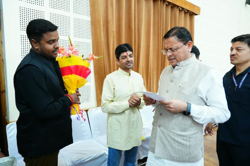 110 दिन से शिक्षा निदेशालय में धरना, 95 दिन से क्रमिक अनशन; CM धामी से मिले शारीरिक शिक्षा प्रशिक्षित बेरोजगार