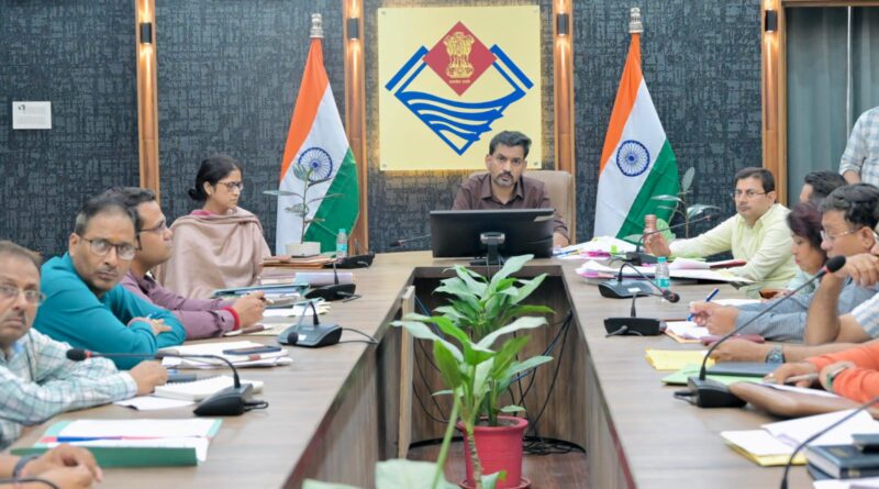 आपदा से क्षतिग्रस्त परिसंपत्तियों के पुनर्निर्माण में तेजी लाएं, गुणवत्ता से समझौता नहीं: डीएम