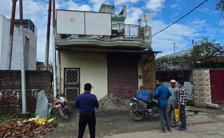 अवैध निर्माण पर MDDA की कार्रवाई, देहरादून में दो भवन सील माजरा और बंगाली कोठी में बिना स्वीकृति निर्माण पर कार्रवाई