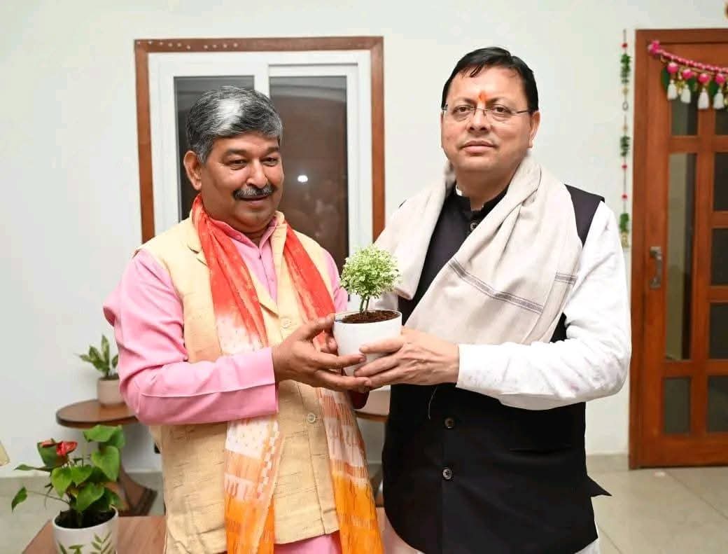 राज्यसभा उम्मीदवार बनने के बाद दिनेश आर्य ने CM धामी से की मुलाकात, जताया आभार