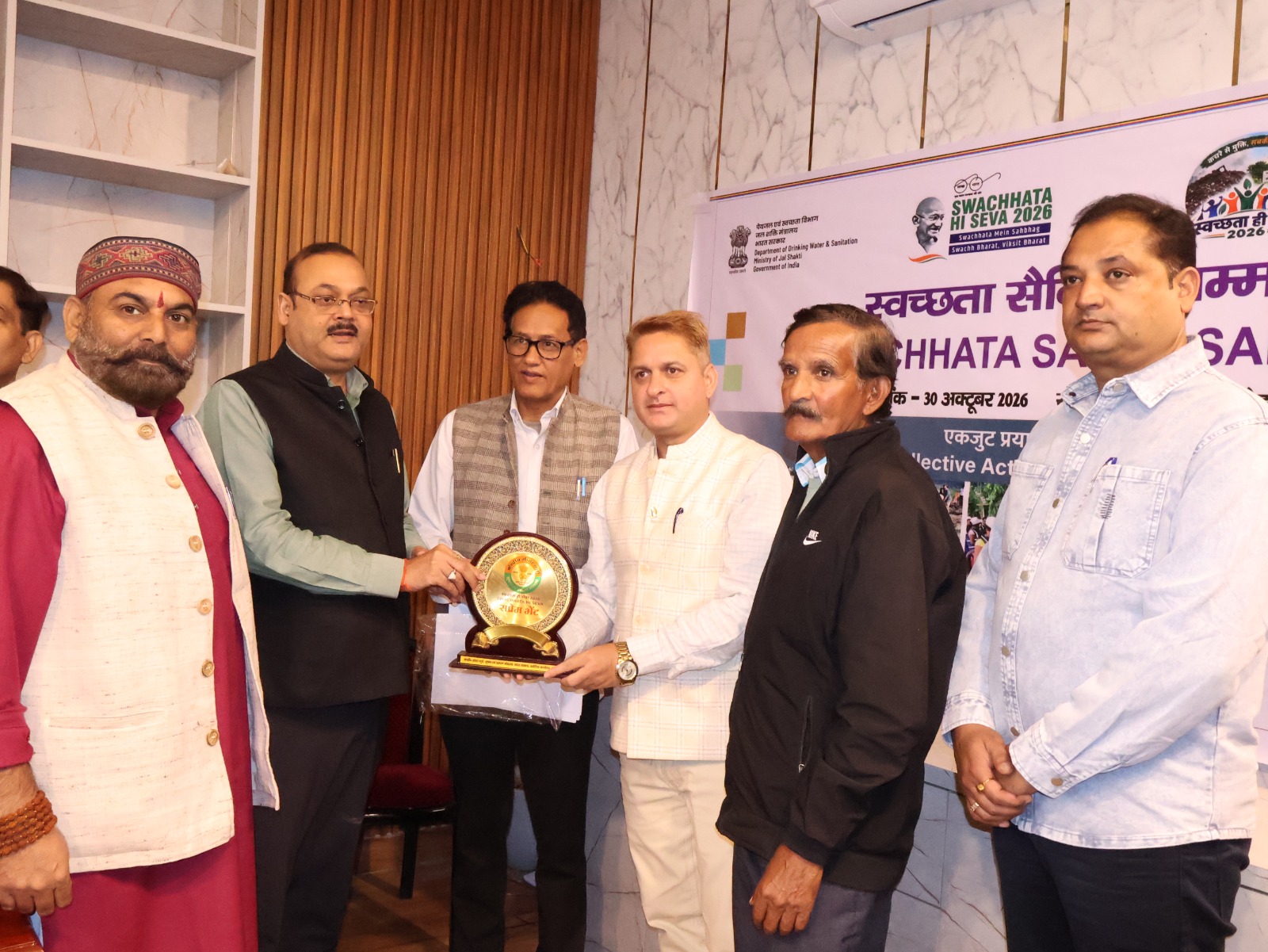 स्वच्छता अभियान 6.0 के तहत देहरादून में 10 पर्यावरण मित्र सम्मानित, नगर निगम आयुक्त ने प्रदान किए प्रशस्ति पत्र