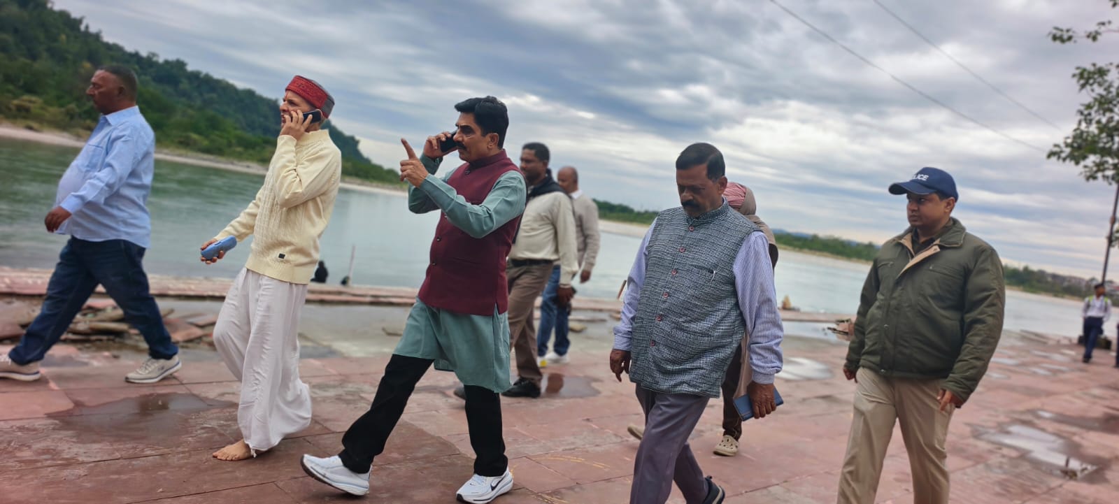 त्रिवेणी घाट के कायाकल्प की तैयारी तेज, महापौर शम्भू पासवान ने किया औचक निरीक्षण; दीपावली तक कार्यों में तेजी लाने के निर्देश