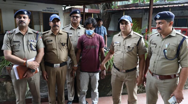 बसंत विहार नकबजनी का खुलासा, आठ लाख की ज्वैलरी के साथ आरोपी गिरफ्तार