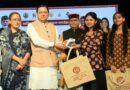 उत्तराखंड की 149 मेधावी बेटियों को CM धामी की सौगात, स्मार्टफोन देकर किया सम्मानित