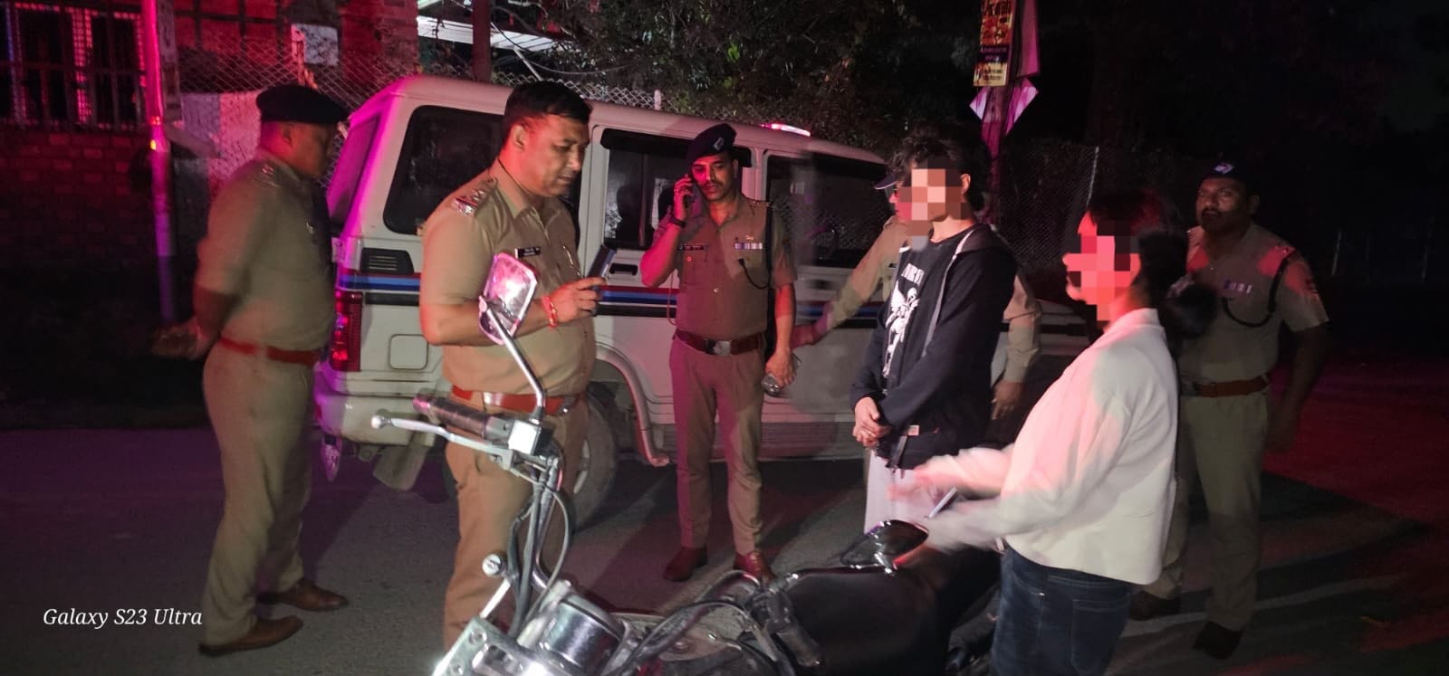 देहरादून में पुलिस की नाइट स्ट्राइक: शराब पीकर गाड़ी चलाने वाले 27 गिरफ्तार, 39 वाहन सीज