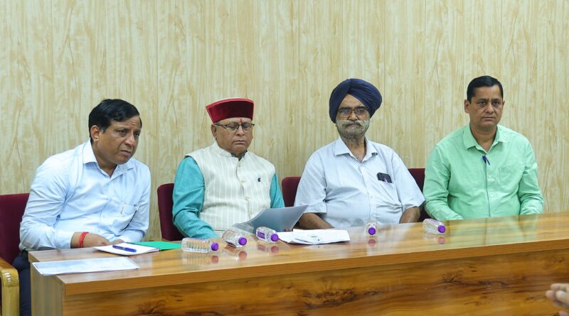 आढ़त बाजार शिफ्टिंग और इंदिरा मार्केट री-डेवलपमेंट में तेजी लाने के निर्देश, मंत्री खजानदास ने MDDA अधिकारियों को चेताया