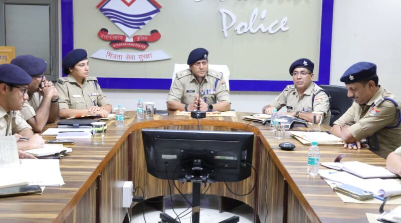त्योहारी सीजन में लापरवाही बर्दाश्त नहीं, SSP दून के सख्त तेवर; बाजारों में बढ़ेगी पुलिस गश्त